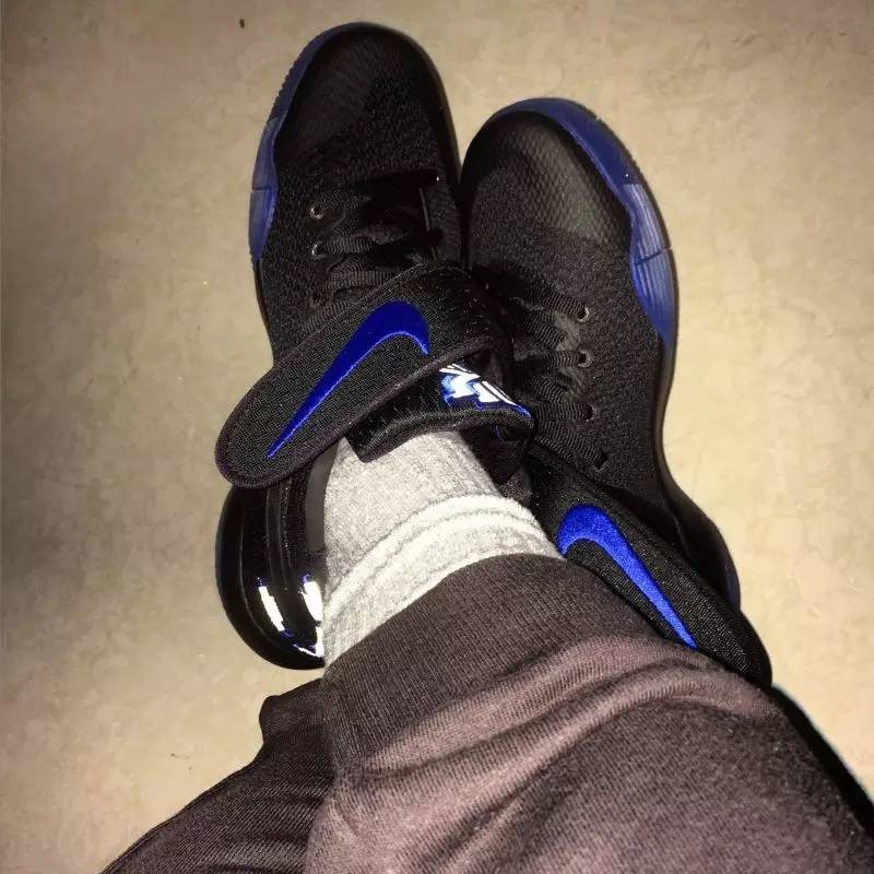 买过厂鞋，做过编辑，见证本土潮流变迁的他如今只留下这两色球鞋