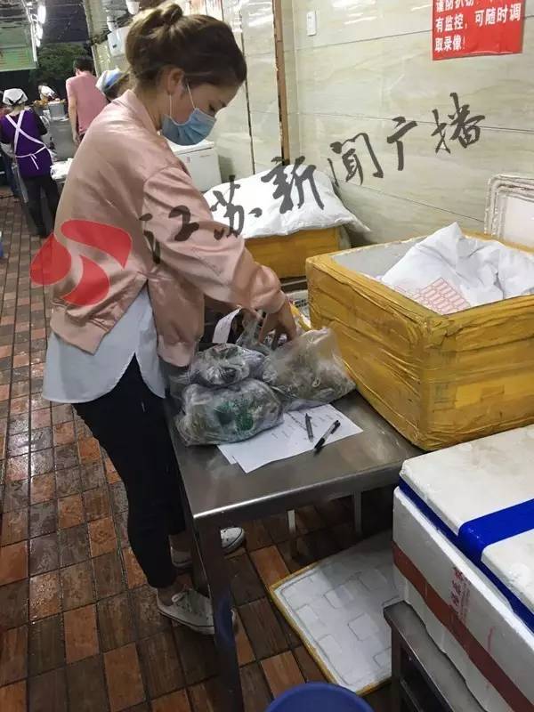 她坚持清晨三点半起床买“人气早餐”，这也是创业！