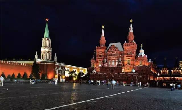 格调|我能想到最性感的画面，就是静*坐静**在那里，等帅哥美女驾到