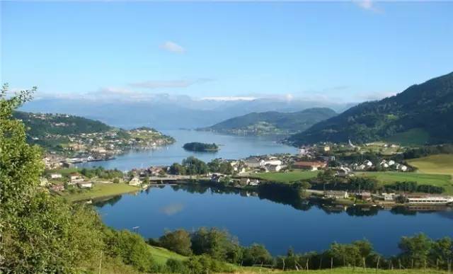 格调|我能想到最性感的画面，就是静*坐静**在那里，等帅哥美女驾到