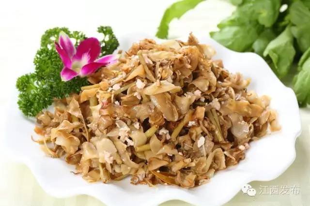 冰河开化狗熊撒欢,冰河解冻万物复苏狗熊撒欢原声