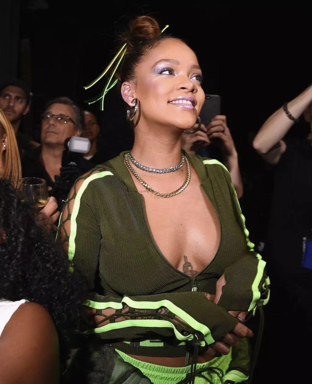 蕾哈娜、陈伟霆带红几百元球鞋，你会不会买账？