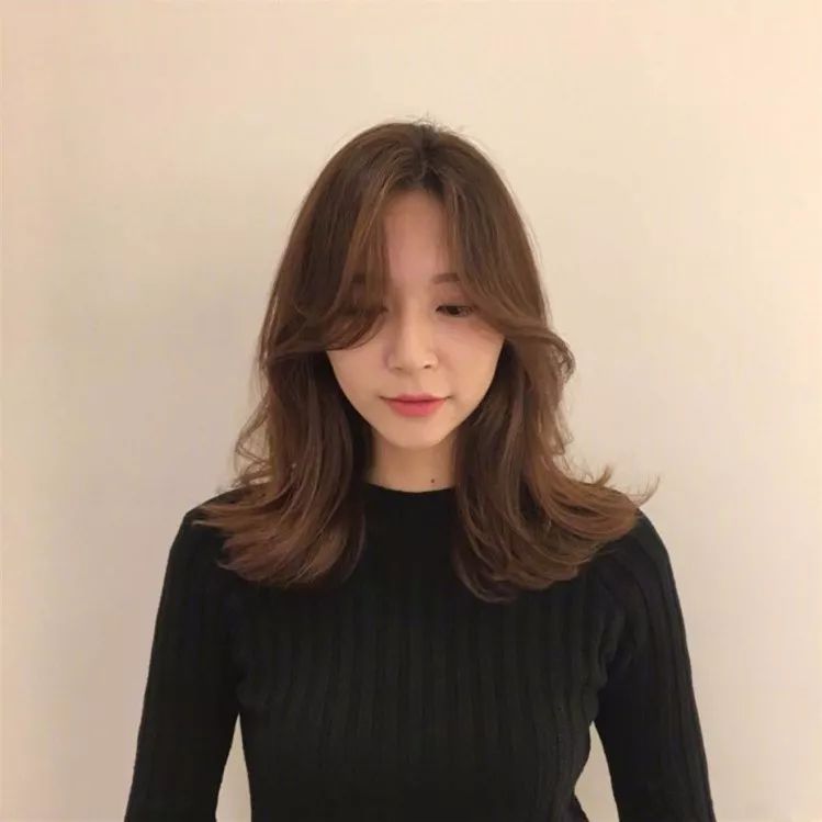 额头短脸大适合什么刘海,脸大发际线高适合什么刘海