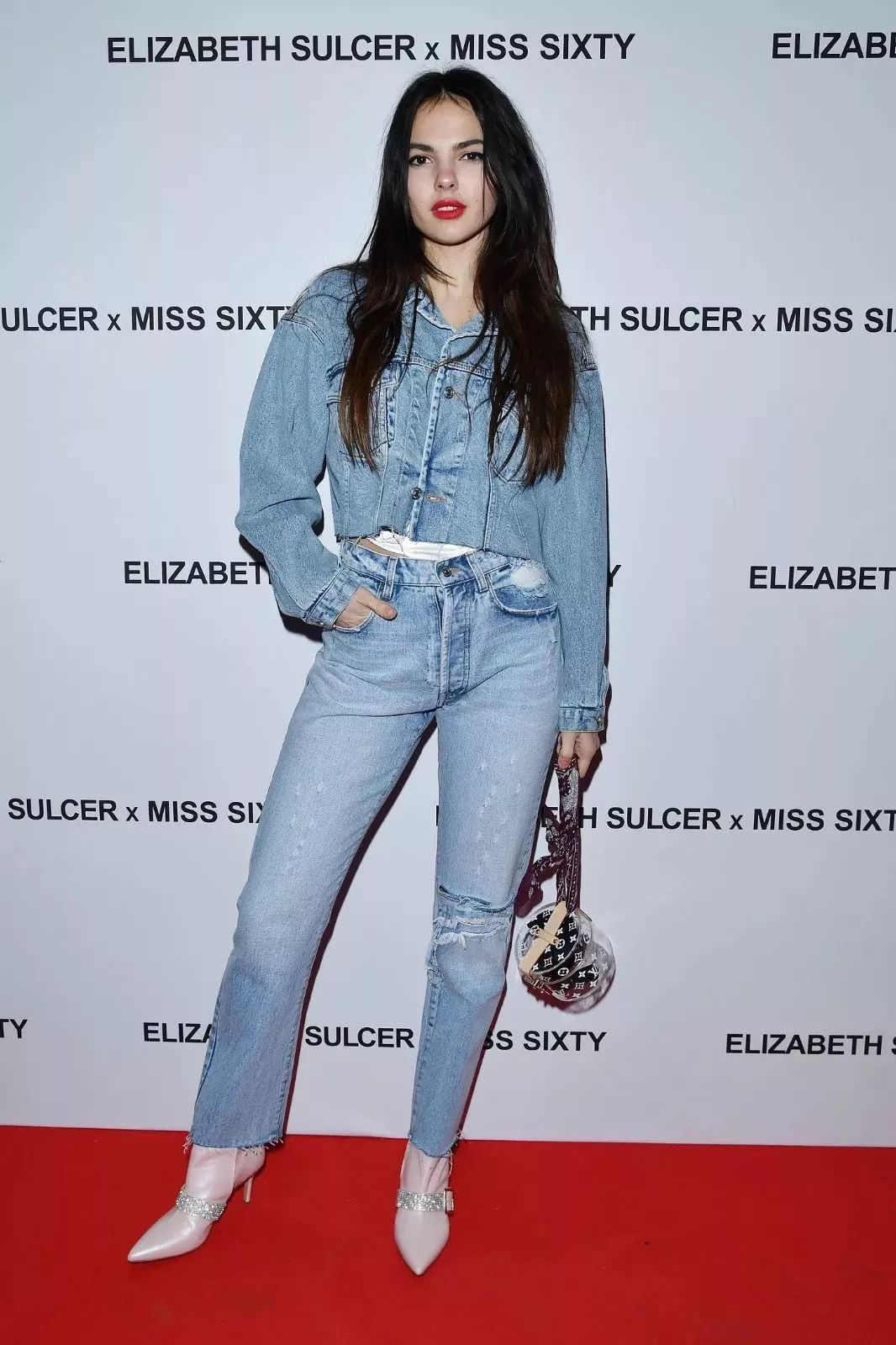 “石头姐”、“黄金芭比”现身ELIZABETHSULCERxMISSSIXTY系列发布派对，演绎示范及穿搭！