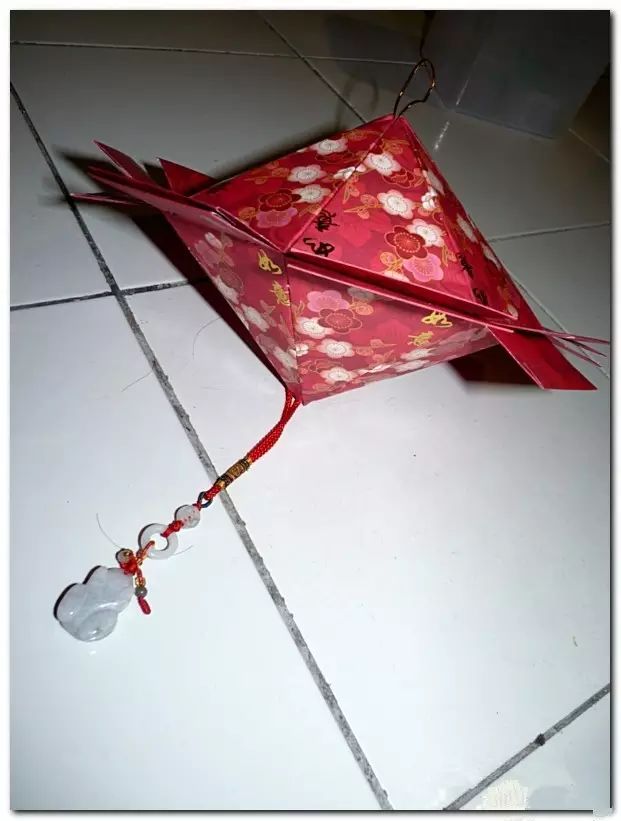 元宵节小灯笼手工怎么做,元宵节小灯笼彩纸制作