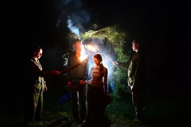 瀹夊痉鐑堟柉鎽勫奖鑾峰,淇勭綏鏂柊闂绘憚褰卞鍥剧墖