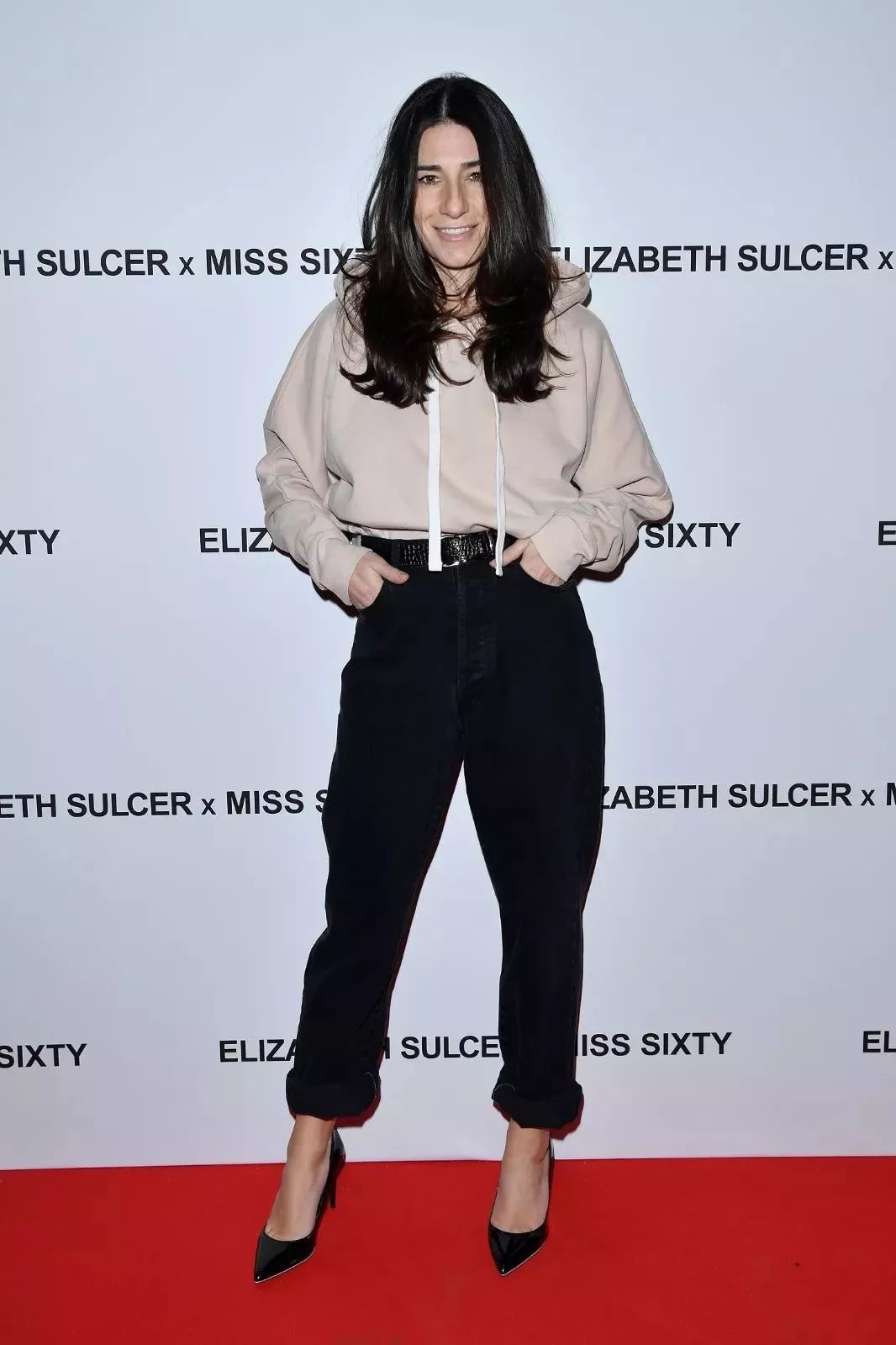 “石头姐”、“黄金芭比”现身ELIZABETHSULCERxMISSSIXTY系列发布派对，演绎示范及穿搭！