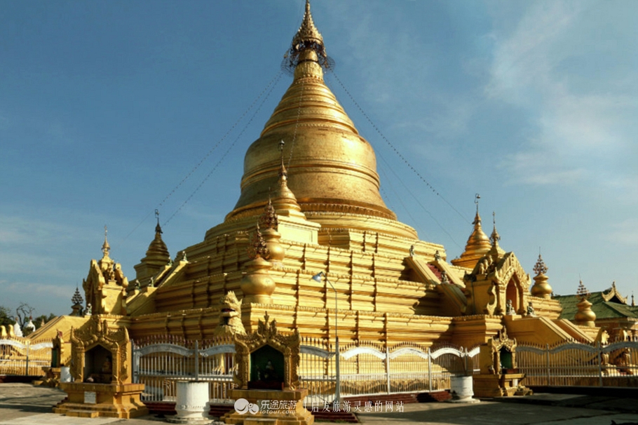 万千佛塔卧夕烟，十里浮屠一望间