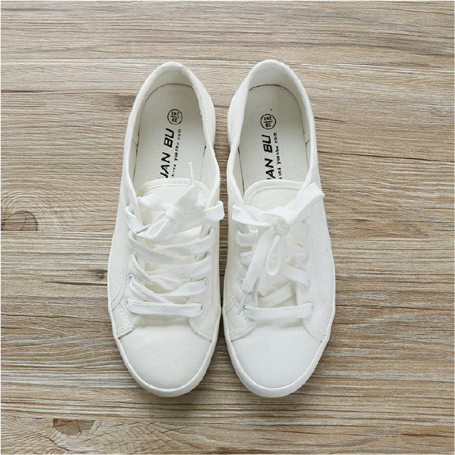 什么小白鞋搭配裙子好看,穿裙子可以搭配小白鞋吗