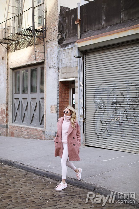 杨紫冬季穿什么裤子,杨紫穿直筒裤