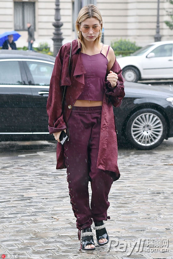 杨紫冬季穿什么裤子,杨紫穿直筒裤