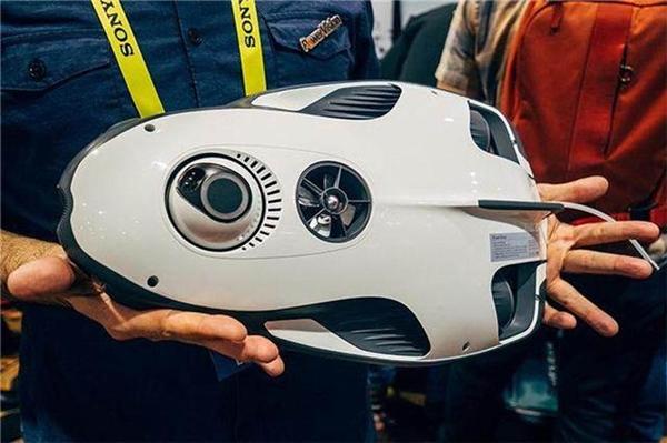 “潜龙二号”开年首潜引关注，鳍源科技领跑消费级水下机器人行业