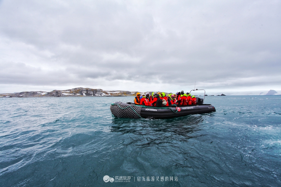 南极冰山脚下,南极的神秘之处