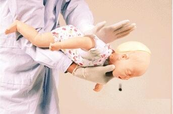 气管误吸异物怎么处理,如何防止孩子误吸异物