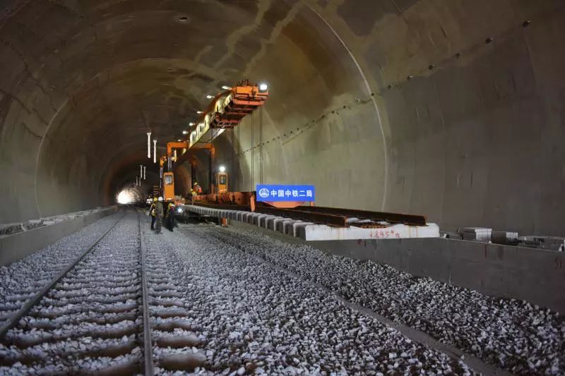 昆明到大理动车途经哪三站,昆明到大理的动车大理站