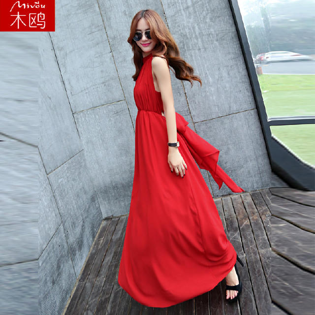 夏季小红裙尽情绽放女性优雅风采！