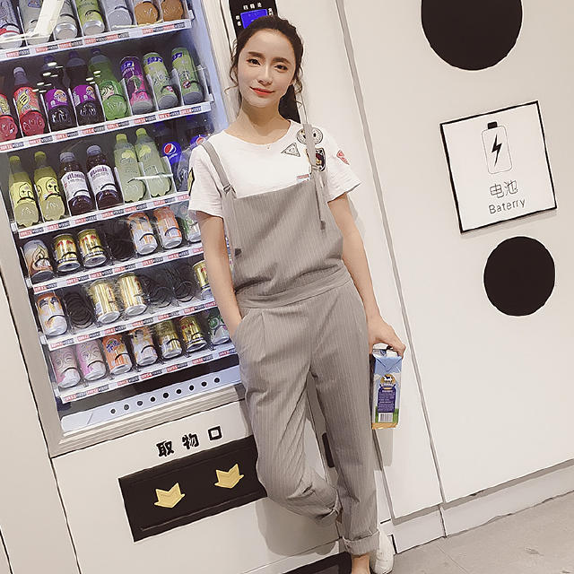 夏天穿背带去浪,这个夏天要穿露背装