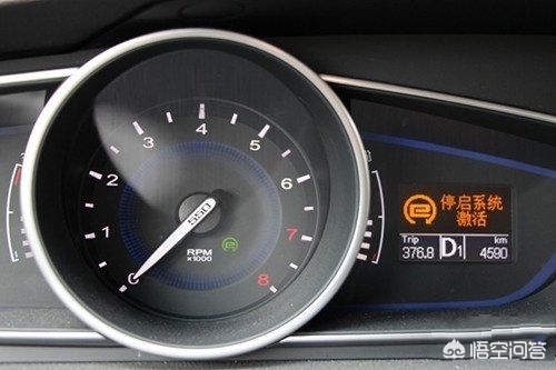 自动挡电子手刹等红灯正确操作,自动挡等红灯停车正确步骤