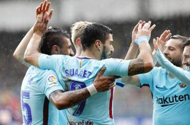 小球队击败巴萨,巴萨3-2逆转狼堡