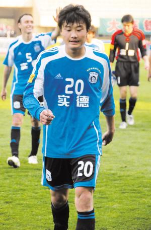 在中国如何建立一支职业足球队,给你一亿资金打造一支球队