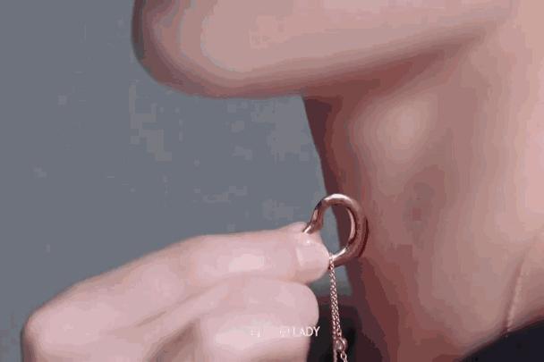 代言一个接一个，她的资源也太好了吧