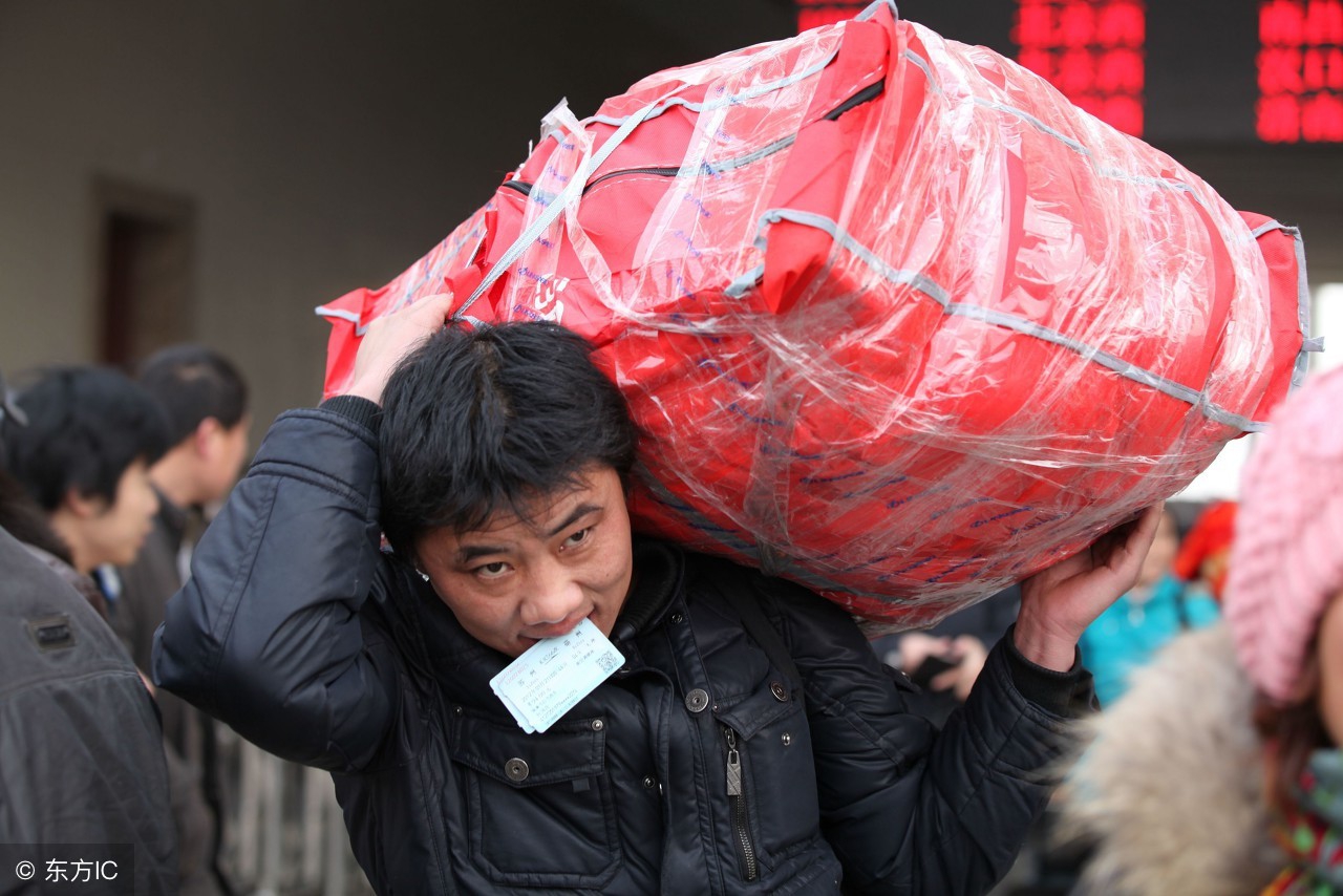 跟老板请假回家过年老板不批准,员工请假回家老板不发工资怎么办