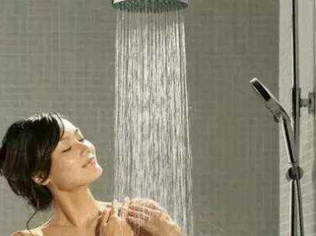 洗完澡身上痒怎么办呀,洗完澡睡觉为什么会很舒服