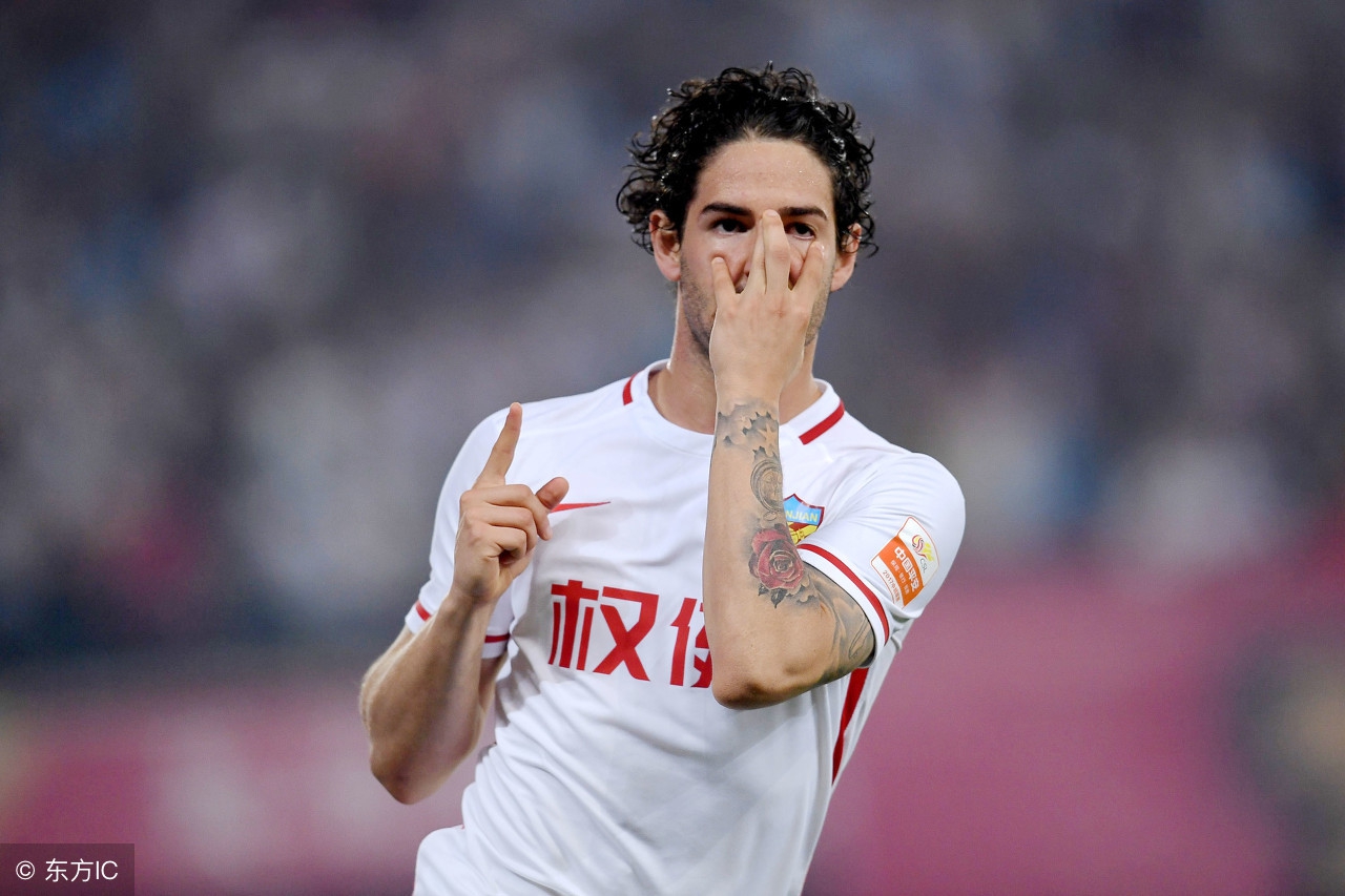 帕托扛着球队前进！柏太阳神踢得漂亮，但权健有这把尖刀就够了！