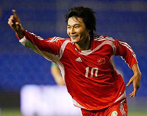 在中国如何建立一支职业足球队,给你一亿资金打造一支球队