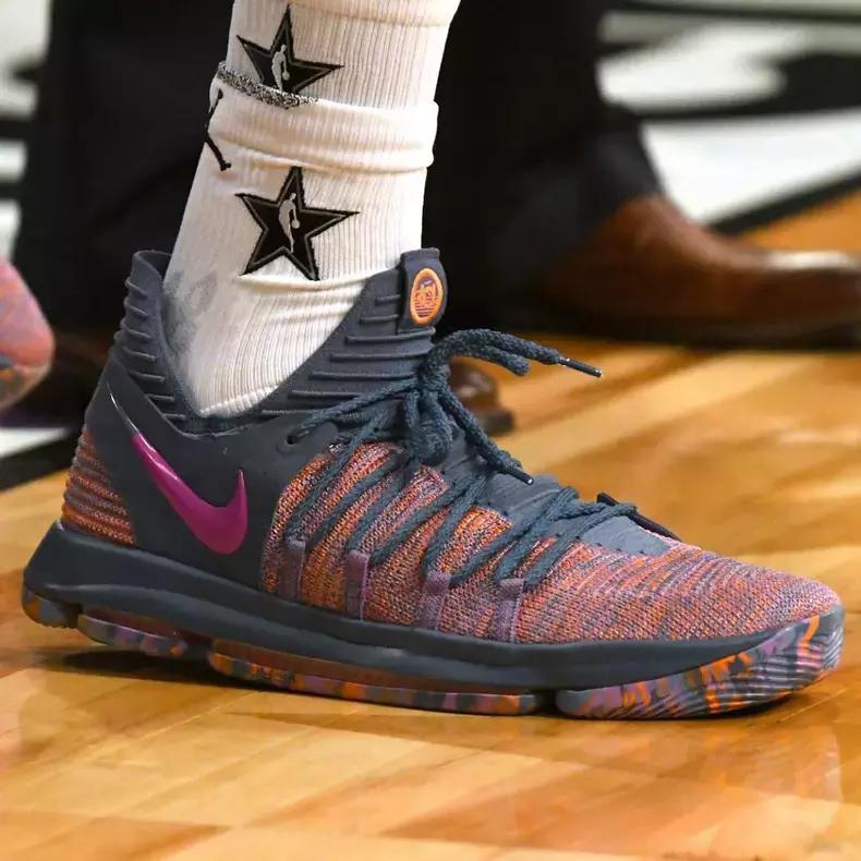 nba全明星球员都穿什么鞋,nba全明星上脚球鞋耐克
