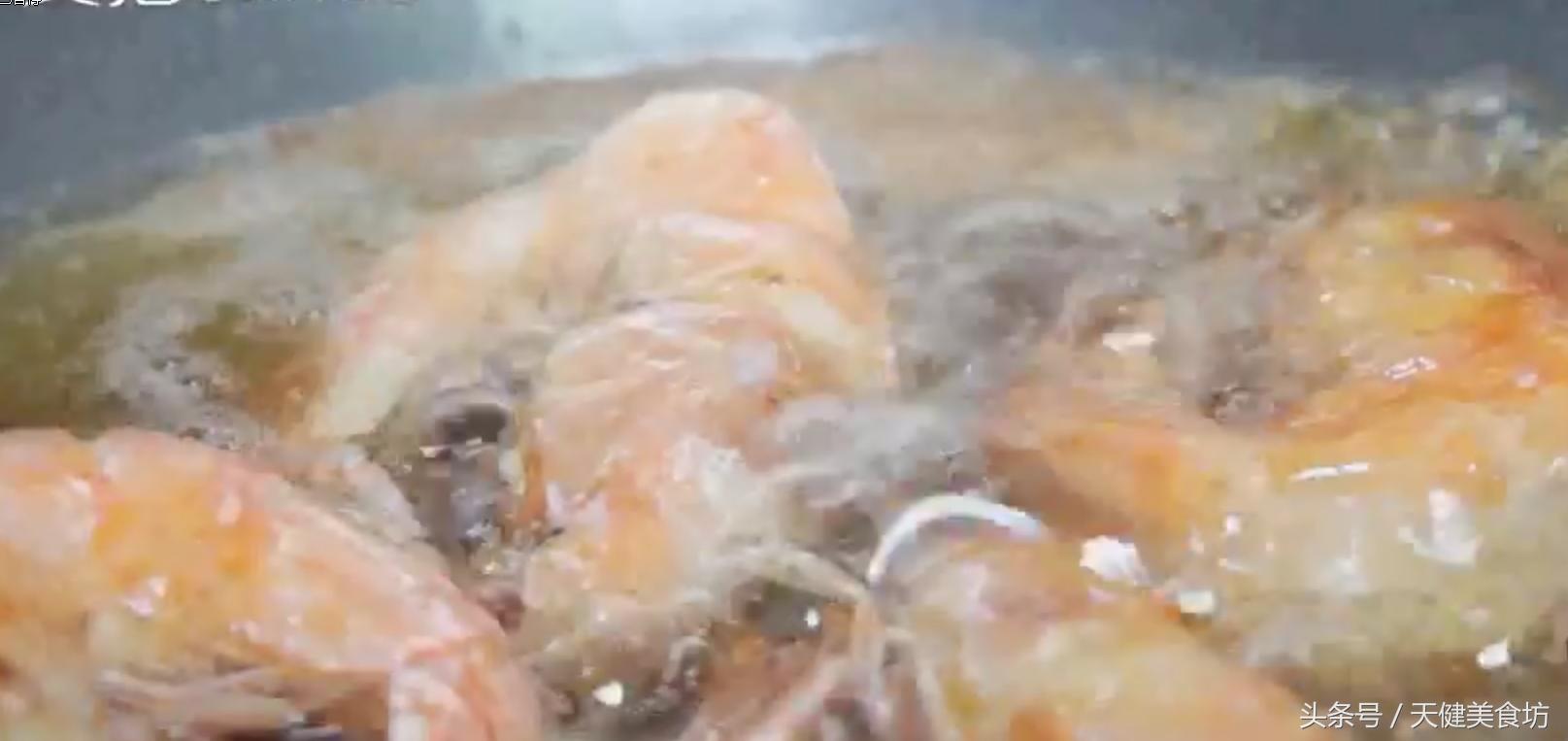 喜欢吃油焖虾的赶紧收藏这个做法,爱吃虾的千万不要错过