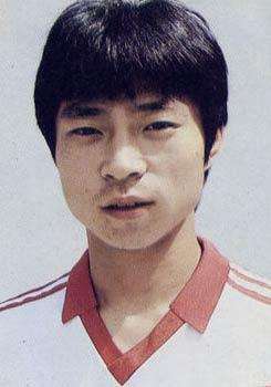 在中国如何建立一支职业足球队,给你一亿资金打造一支球队