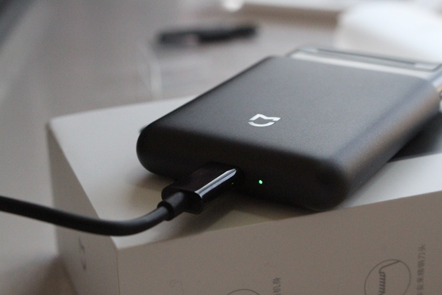 小米米家便携式电动剃须刀开箱,小米米家剃须刀最新款