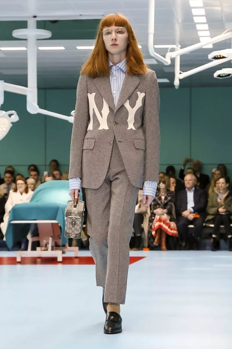 gucci是怎样成为全球最火品牌的,gucci设计look