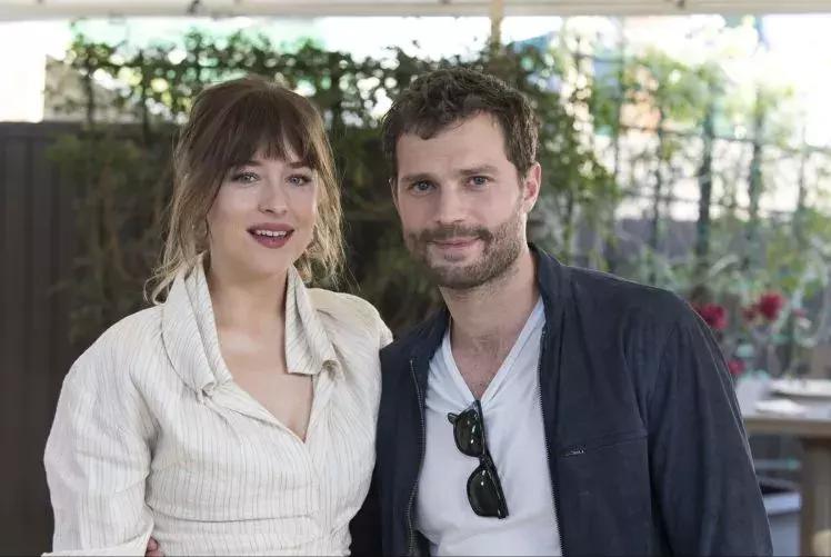 看完《五十度飞》，我还活着……