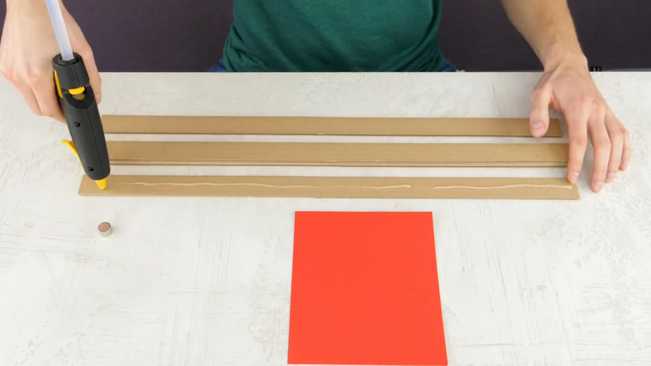 如何用磁铁制作可以玩的足球场,磁铁足球竞技原理