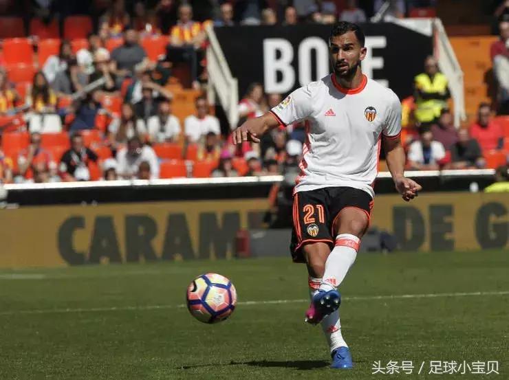 当今足坛无可争议的最顶尖的巨星,足坛十大超群球员