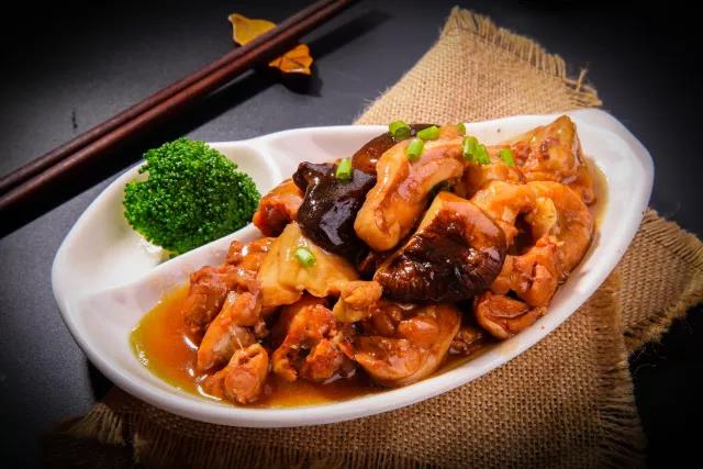 不需油炸、爆炒，这家快餐店蒸出来的菜品能保持365天的新鲜