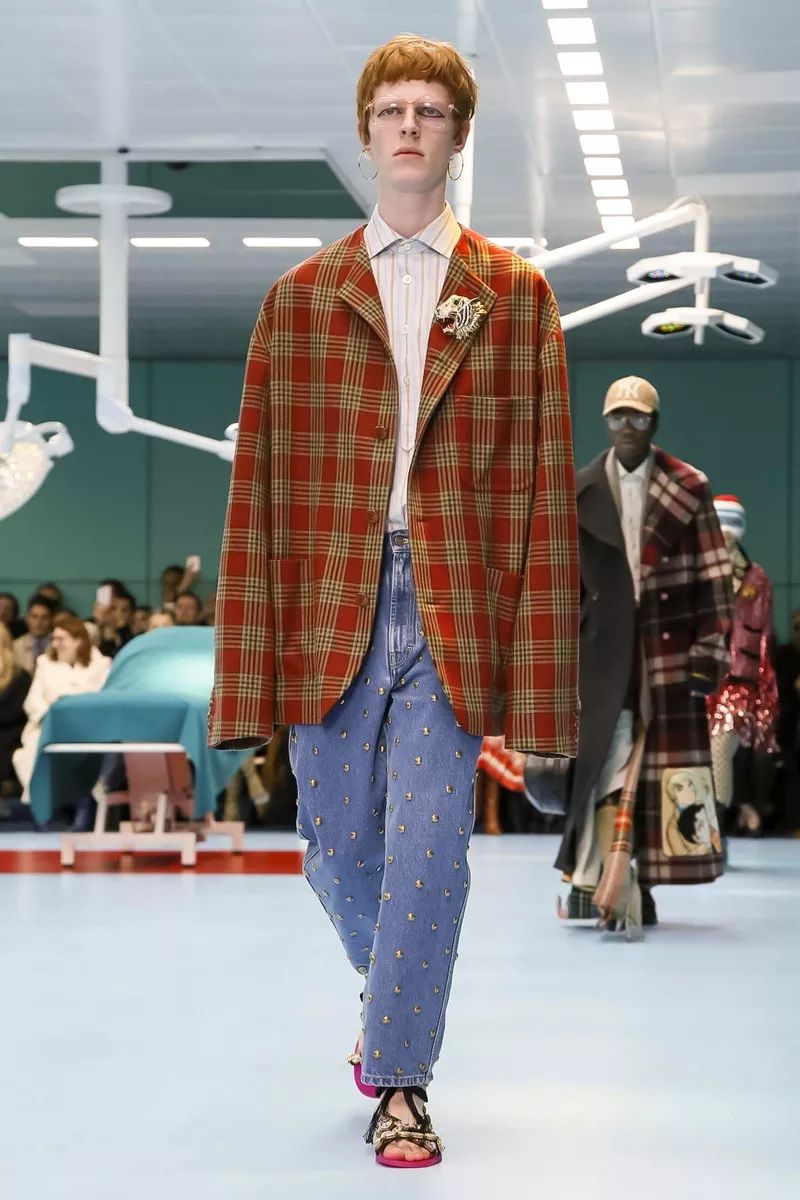 gucci是怎样成为全球最火品牌的,gucci设计look