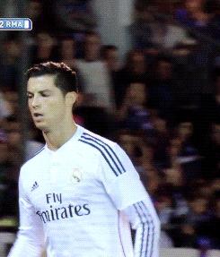 c罗和梅西惺惺相惜的视频,c罗梅西体育场上那些感人的瞬间