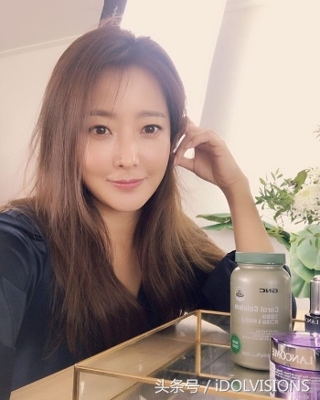 金喜善套裙,金喜善有品位的她服装