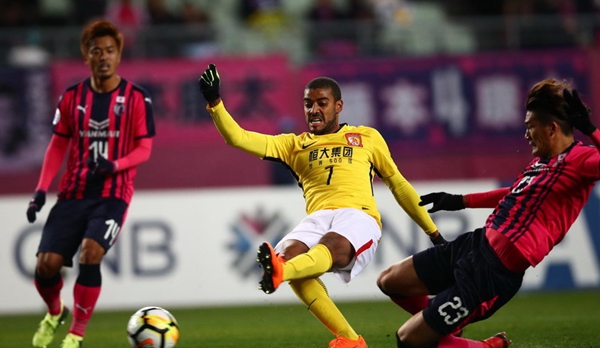 亚冠广州队0-2大阪樱花,上海申花对恒大亚冠首发名单