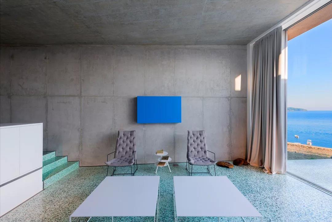 水磨石和瓷砖哪个好？水磨石地面价格，水磨石多少钱一平方