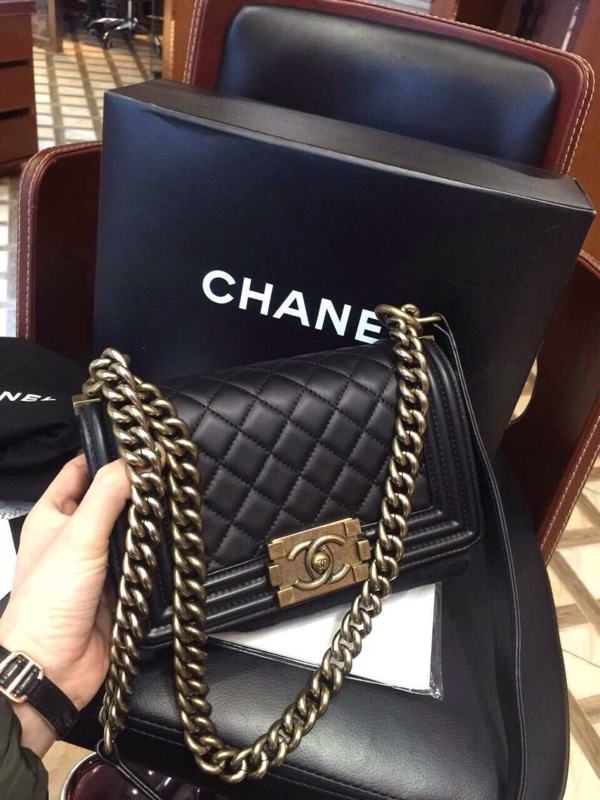 孩子压岁钱给妈妈买包,给小孩5万元压岁钱