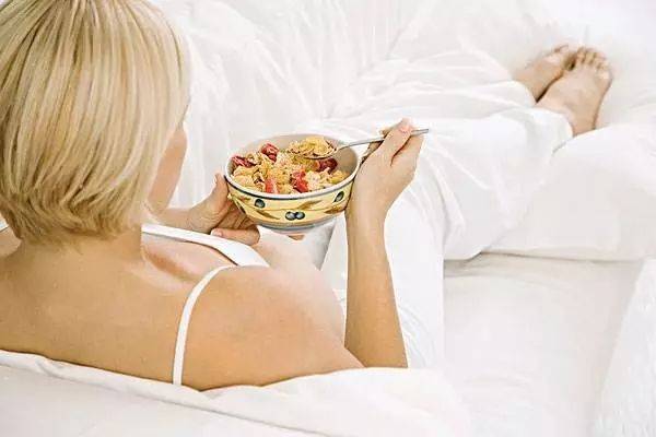 孕妇早餐前漫步还是早餐后,孕妇每天早上吃什么早餐最好