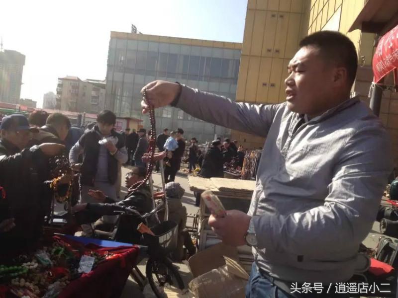 地摊创业新手必备技巧,创业第一步你要学会如何摆摊