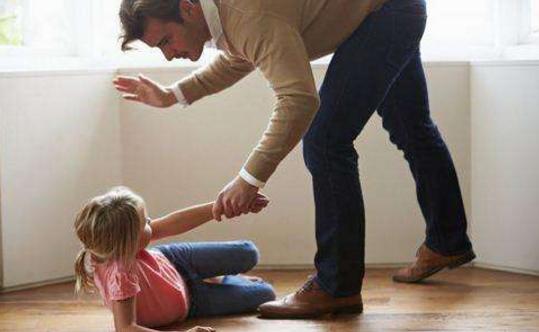 请你善待你的孩子,请你尊重你的长辈