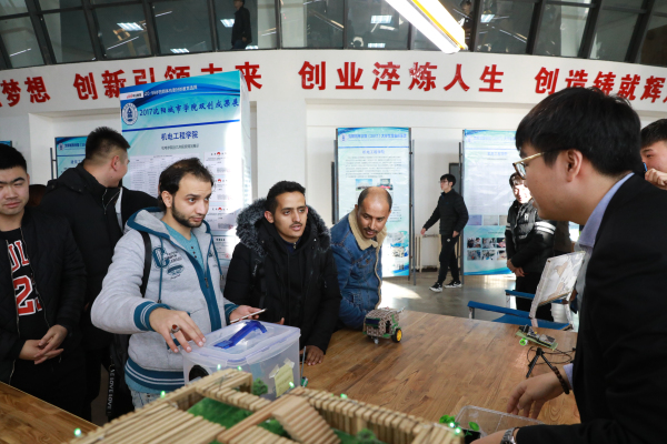 大学生3d打印创意大赛,创客机器人大赛寓教于乐精彩纷呈