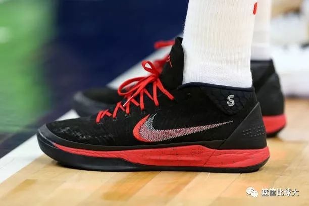 库里中国赛2017深圳出场仪式,2020库里nba入场秀