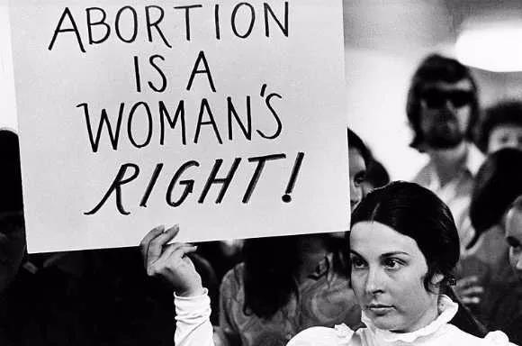 5000万人同时观看的性别之战：女人就该滚回厨房？直男被打脸了！